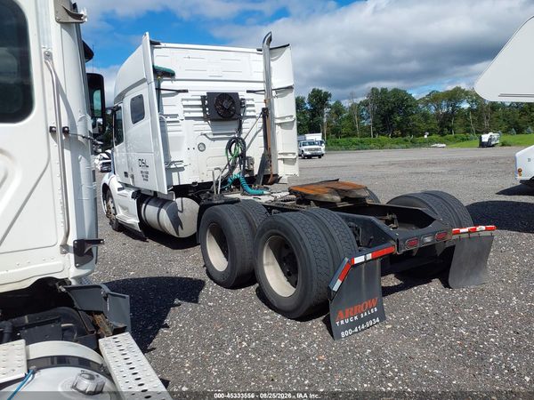 2019 VOLVO VNL