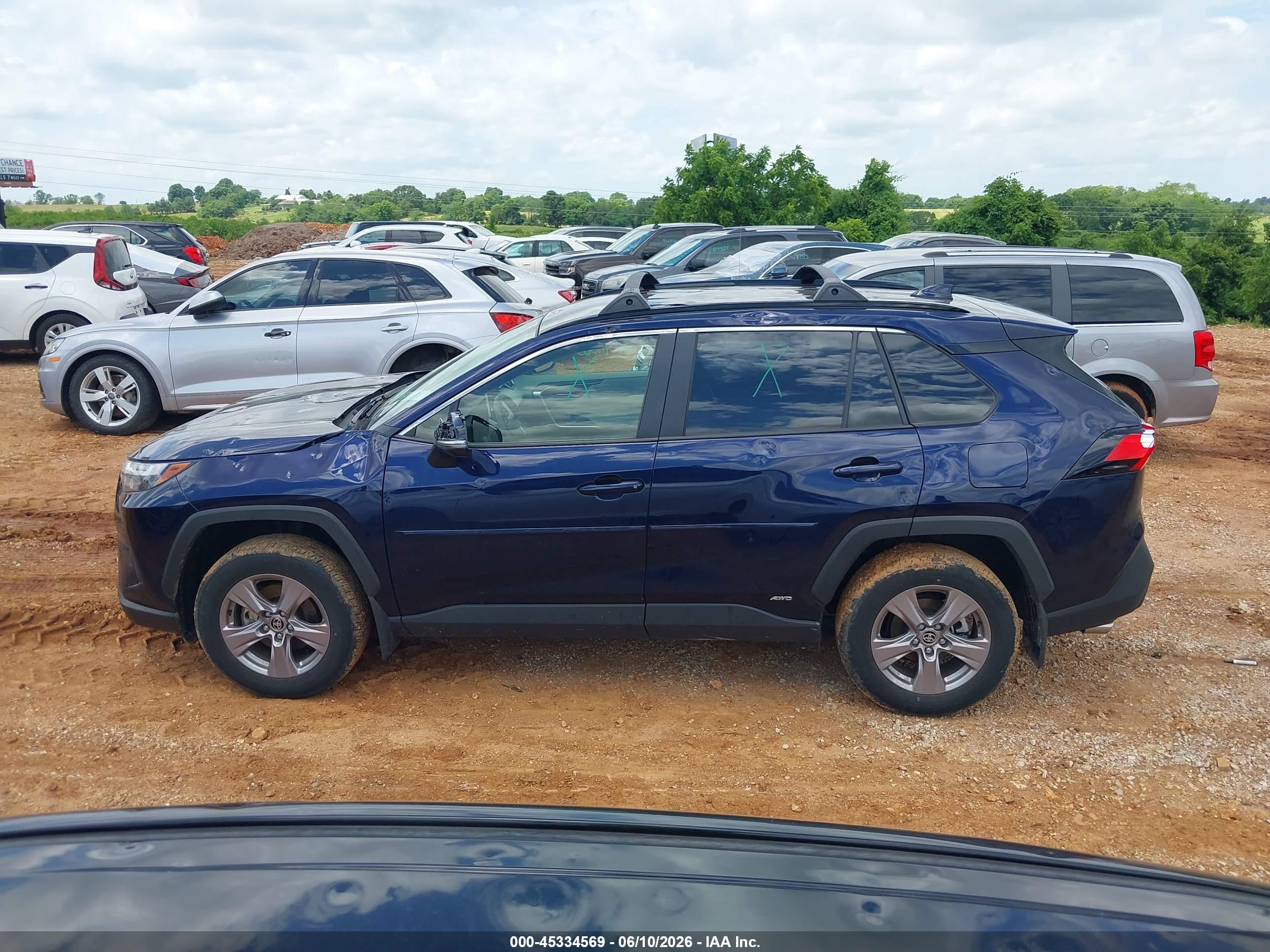 2025 TOYOTA RAV4 HYBRID XLE