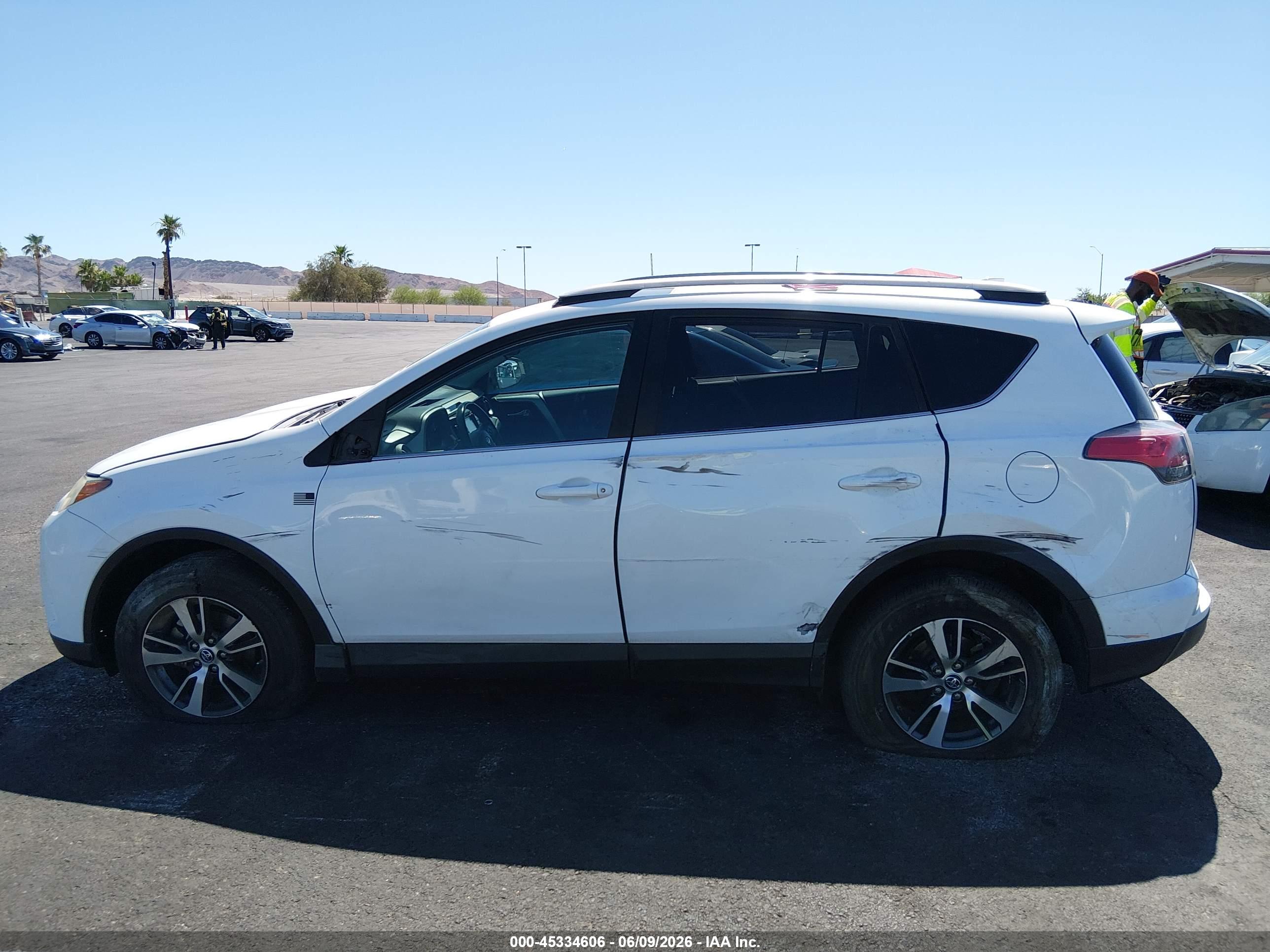 2018 TOYOTA RAV4 XLE