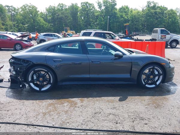 2022 PORSCHE TAYCAN