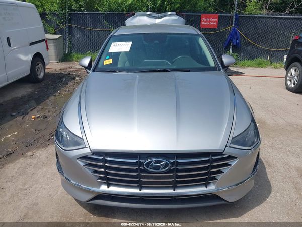 2022 HYUNDAI SONATA SE