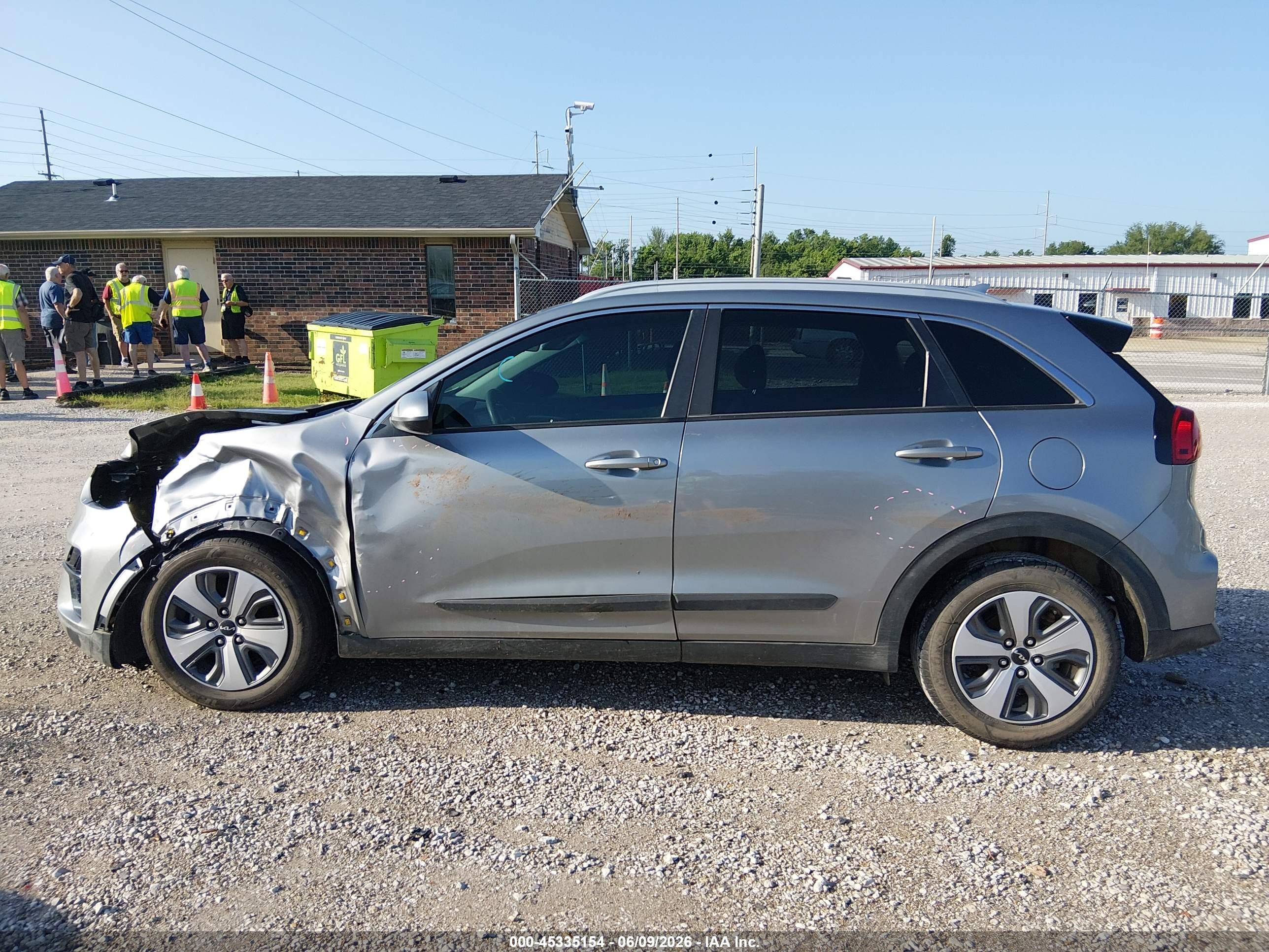 2022 KIA NIRO LX