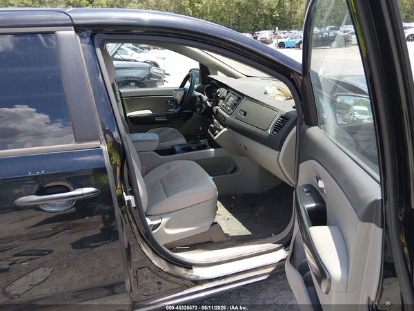 2017 KIA SEDONA LX