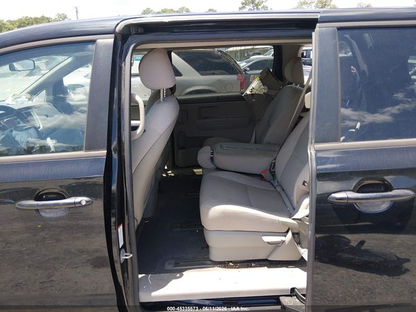 2017 KIA SEDONA LX