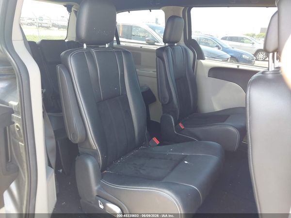 2016 DODGE GRAND CARAVAN SXT — I8