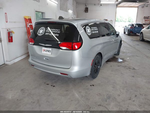 2023 CHRYSLER VOYAGER LX
