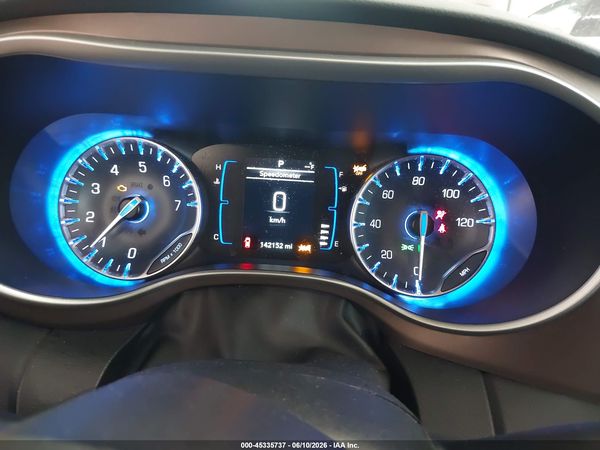 2023 CHRYSLER VOYAGER LX