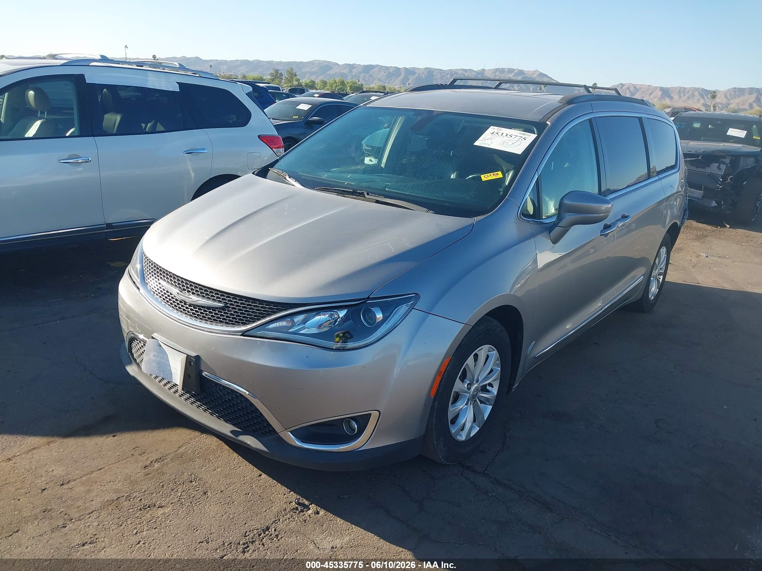 2017 CHRYSLER PACIFICA TOURING-L — I2