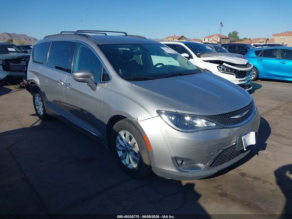 2017 CHRYSLER PACIFICA TOURING-L — I1