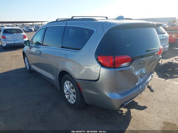 2017 CHRYSLER PACIFICA TOURING-L — I3