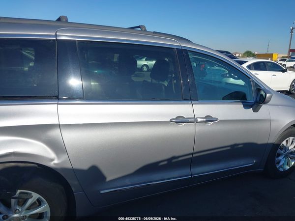 2017 CHRYSLER PACIFICA TOURING-L — I116