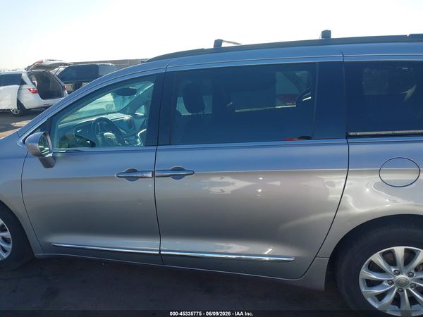 2017 CHRYSLER PACIFICA TOURING-L — I117