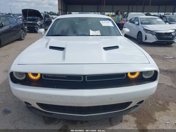 2016 DODGE CHALLENGER SXT