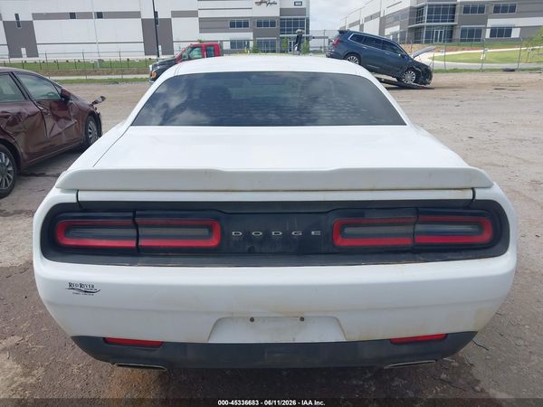 2016 DODGE CHALLENGER SXT