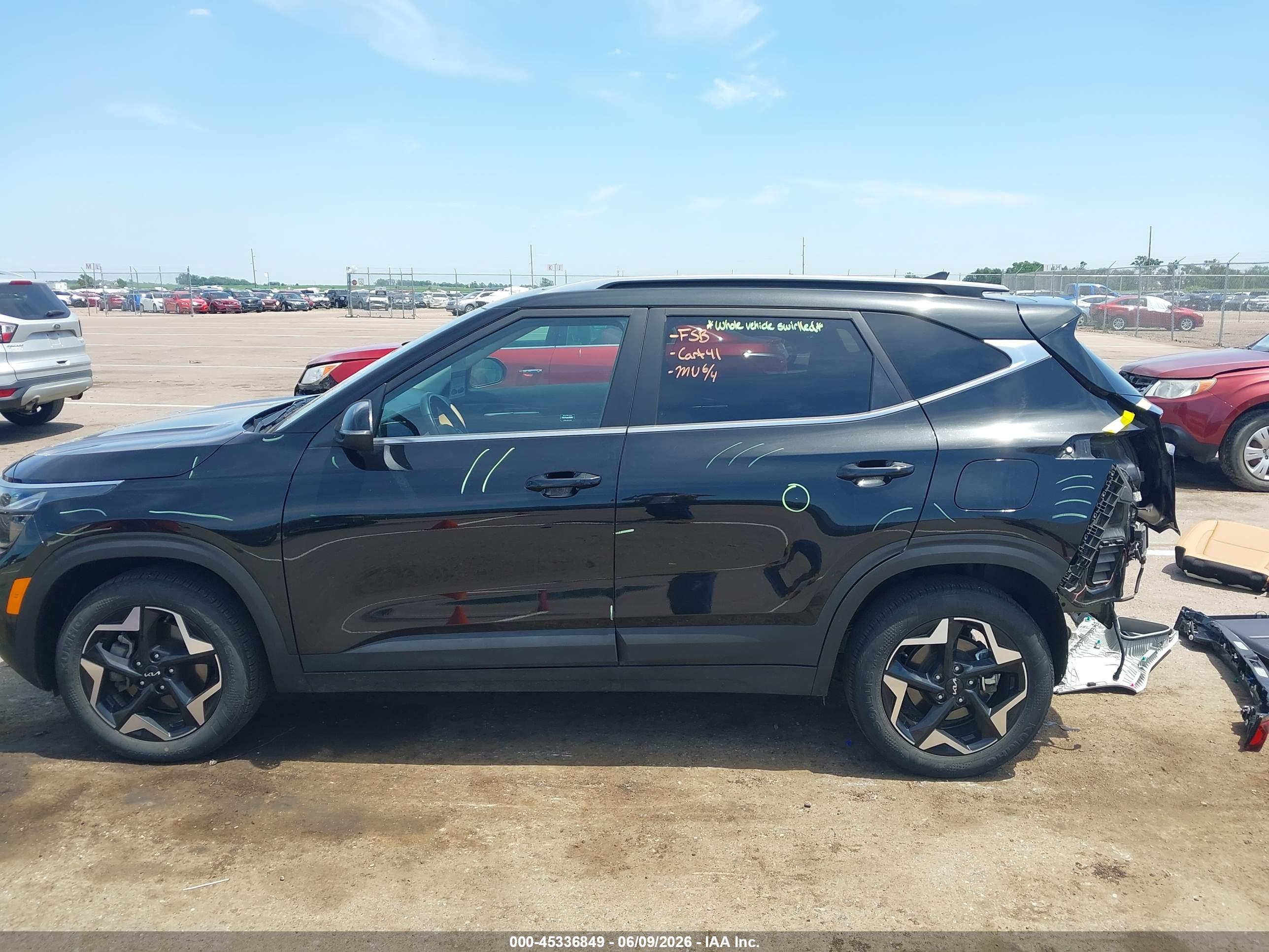 2025 KIA SELTOS EX