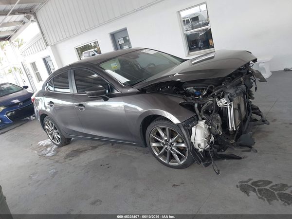2018 MAZDA MAZDA3 TOURING