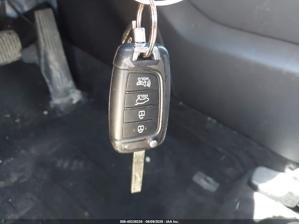 2019 HYUNDAI SANTA FE SE