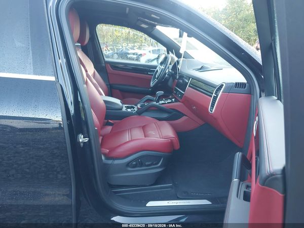 2022 PORSCHE CAYENNE PLATINUM EDITION — I5