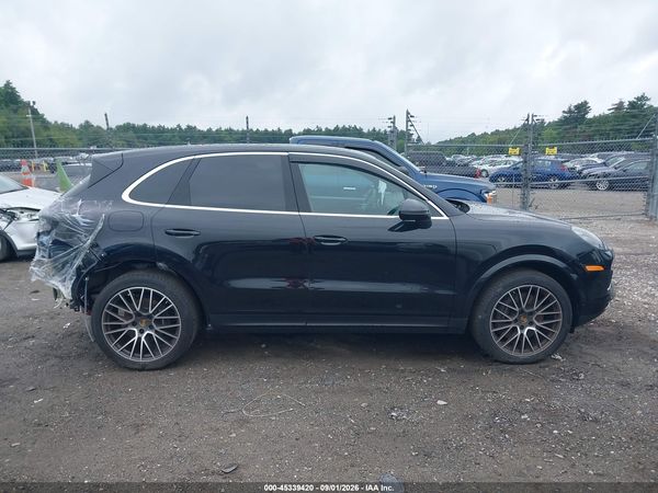 2022 PORSCHE CAYENNE PLATINUM EDITION — I116