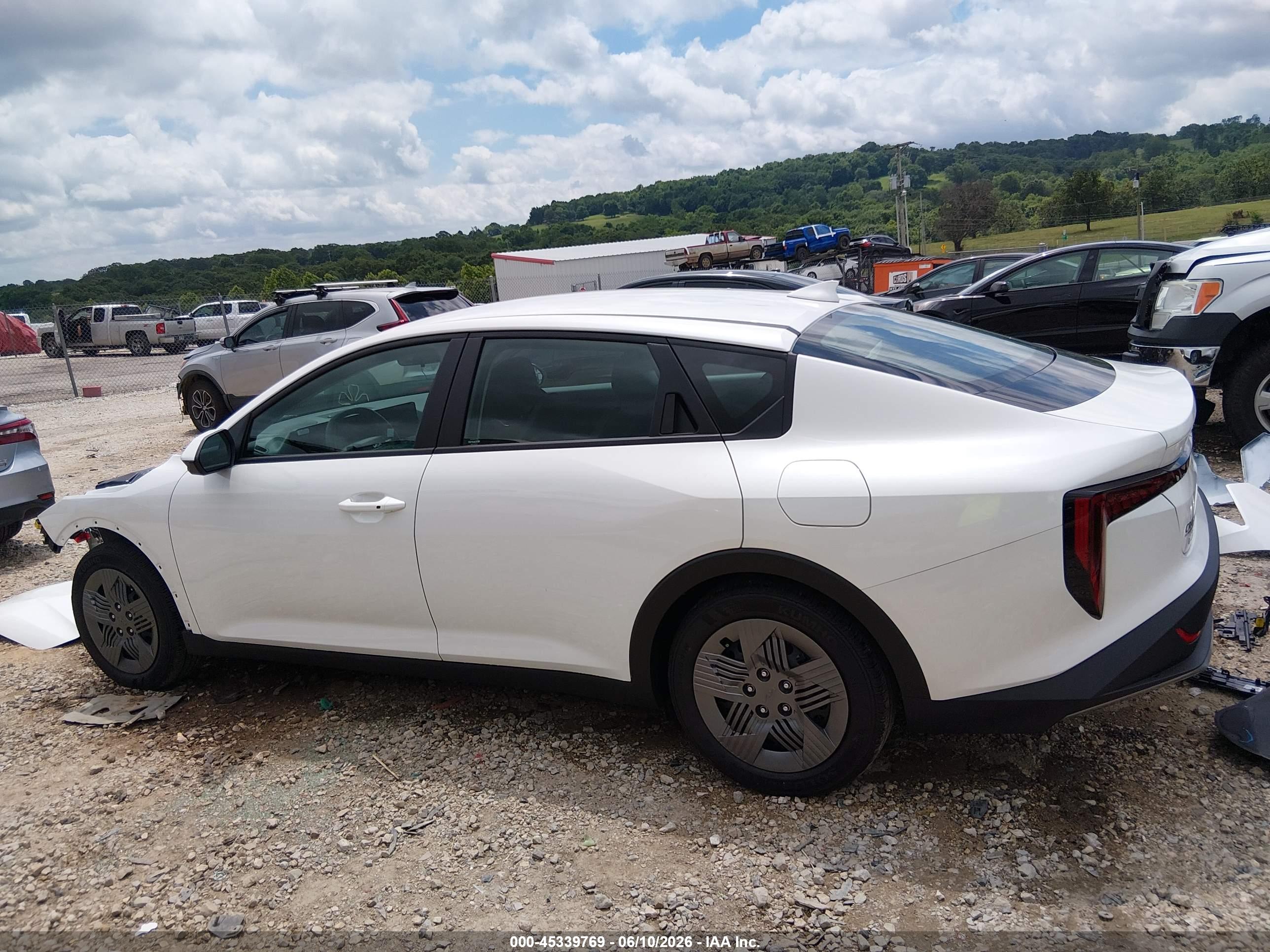 2026 KIA K4 LX
