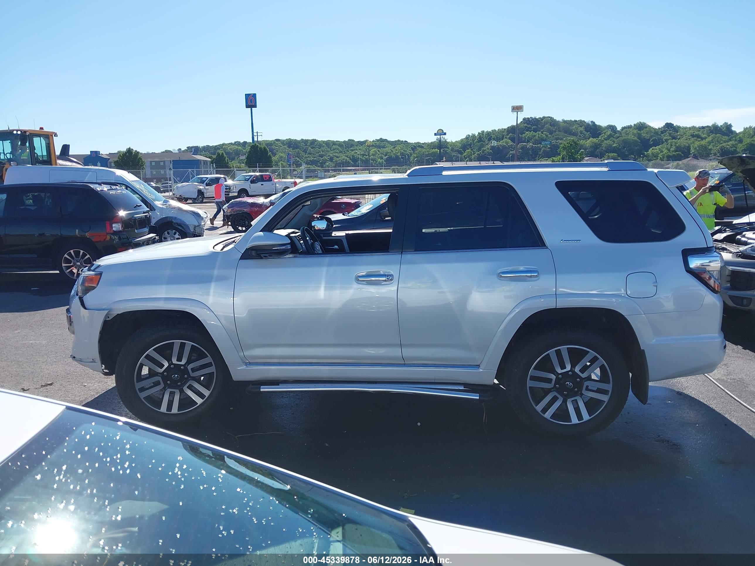 2024 TOYOTA 4RUNNER LIMITED