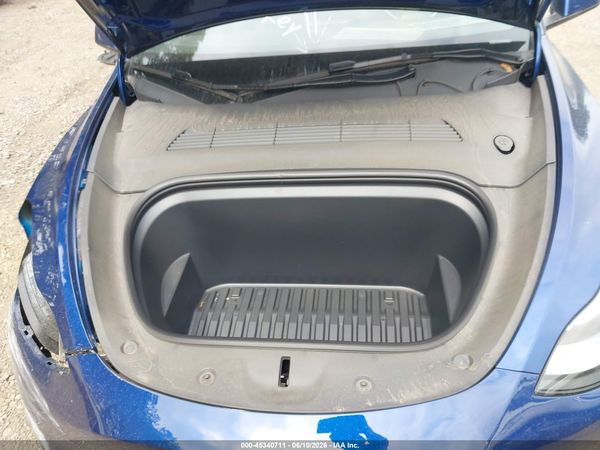2025 TESLA MODEL Y