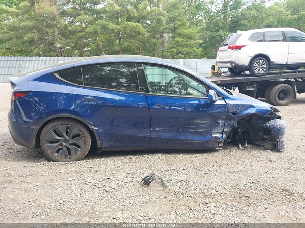2025 TESLA MODEL Y