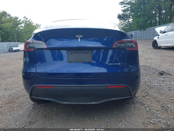 2025 TESLA MODEL Y
