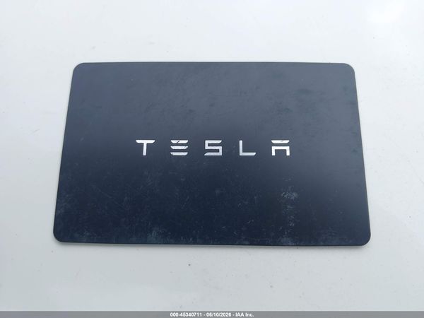 2025 TESLA MODEL Y