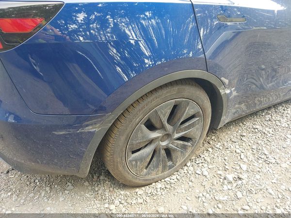 2025 TESLA MODEL Y