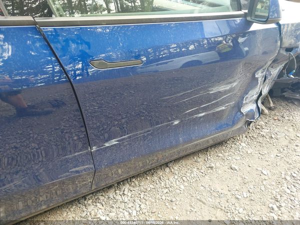 2025 TESLA MODEL Y