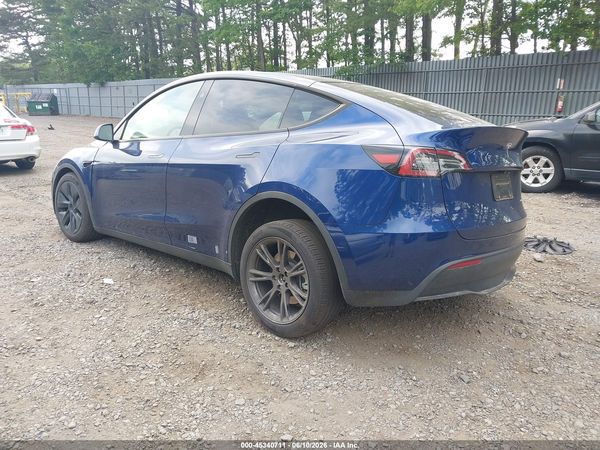 2025 TESLA MODEL Y