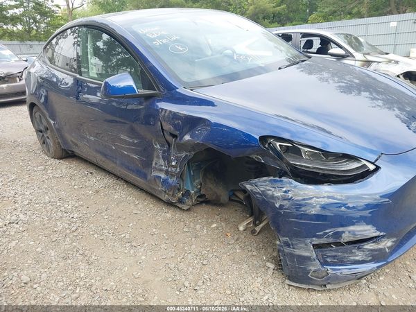 2025 TESLA MODEL Y