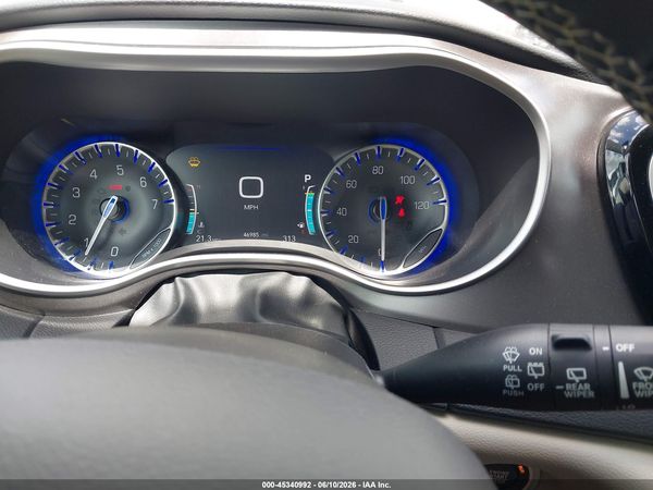 2024 CHRYSLER PACIFICA TOURING L — I7