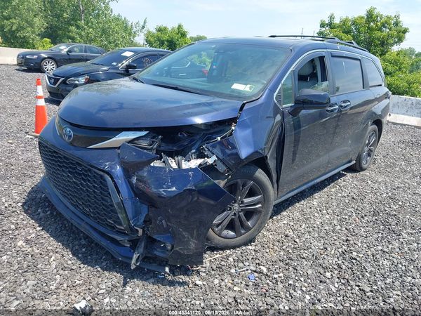 2024 TOYOTA SIENNA XSE