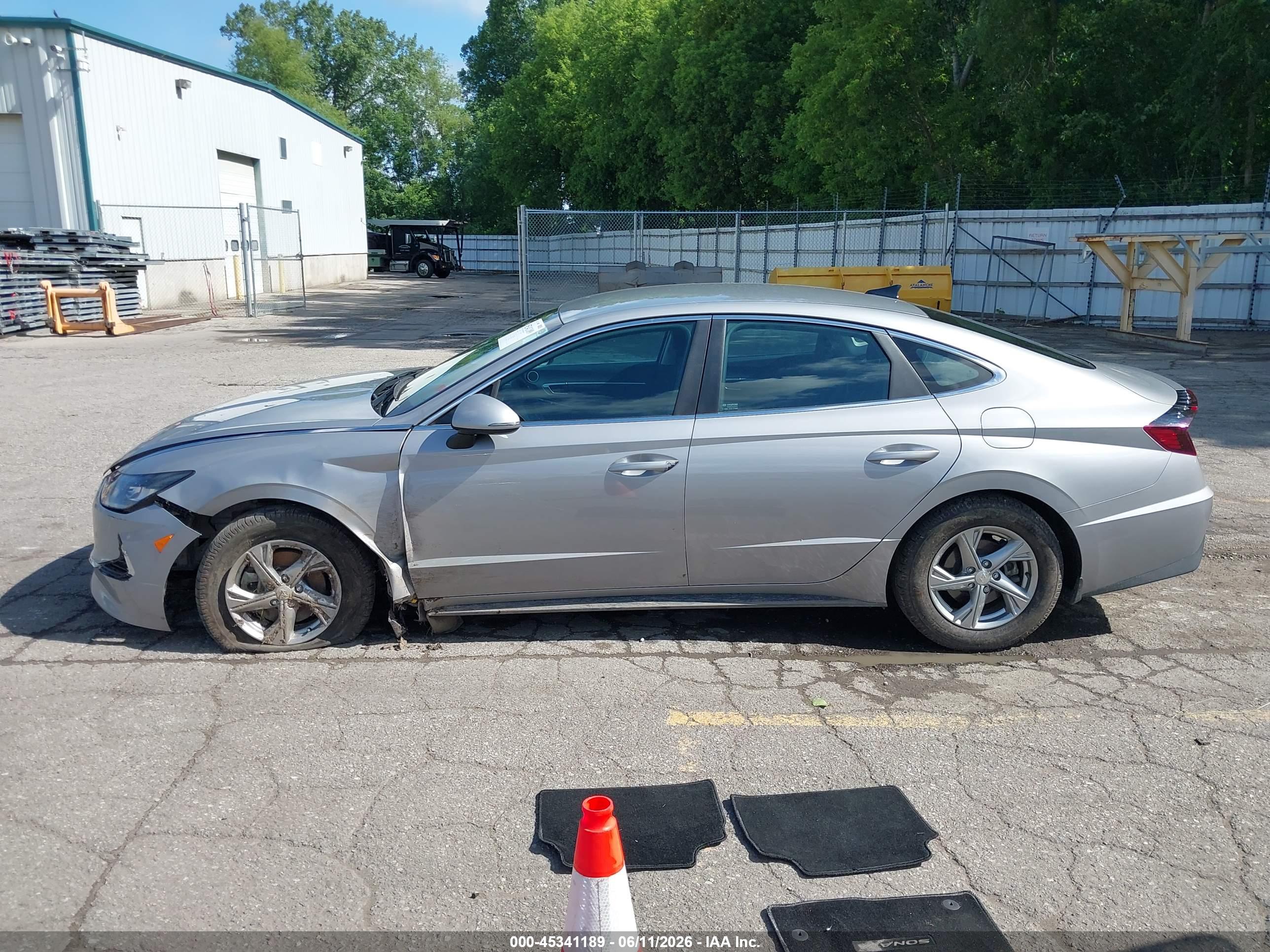 2023 HYUNDAI SONATA SE