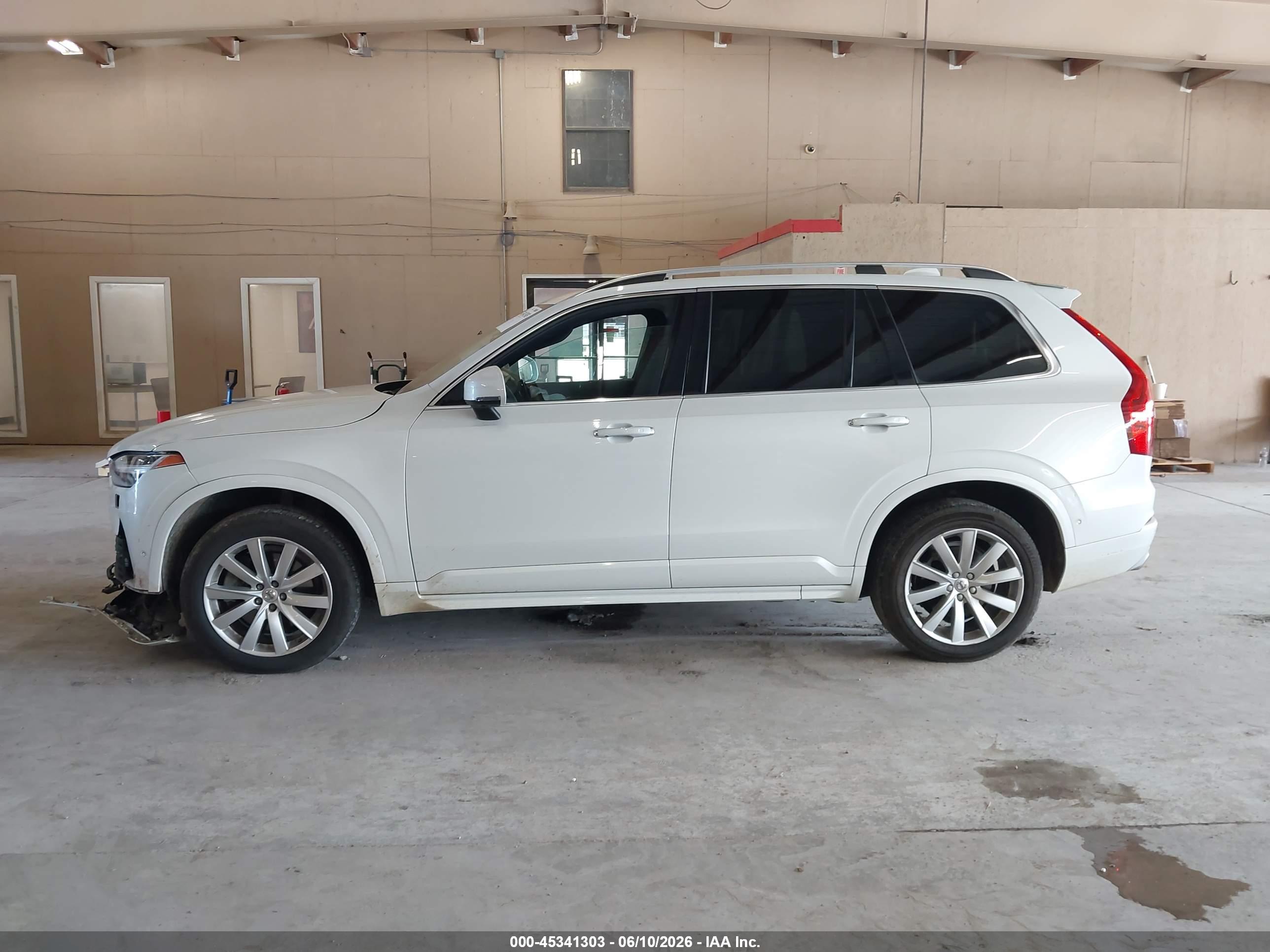 2016 VOLVO XC90 T6 MOMENTUM
