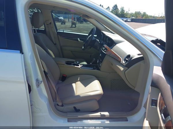 2013 MERCEDES-BENZ C 300 LUXURY 4MATIC