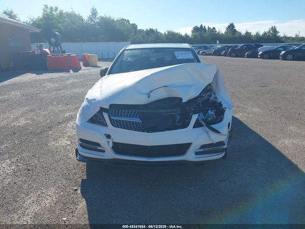 2013 MERCEDES-BENZ C 300 LUXURY 4MATIC