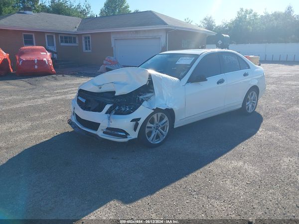 2013 MERCEDES-BENZ C 300 LUXURY 4MATIC