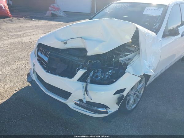 2013 MERCEDES-BENZ C 300 LUXURY 4MATIC