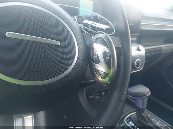 2024 HYUNDAI KONA SE