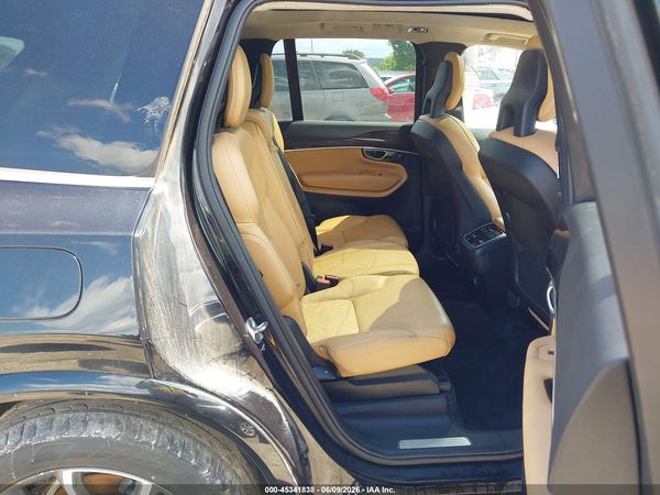 2016 VOLVO XC90 T6 MOMENTUM