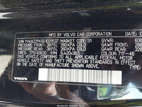 2016 VOLVO XC90 T6 MOMENTUM