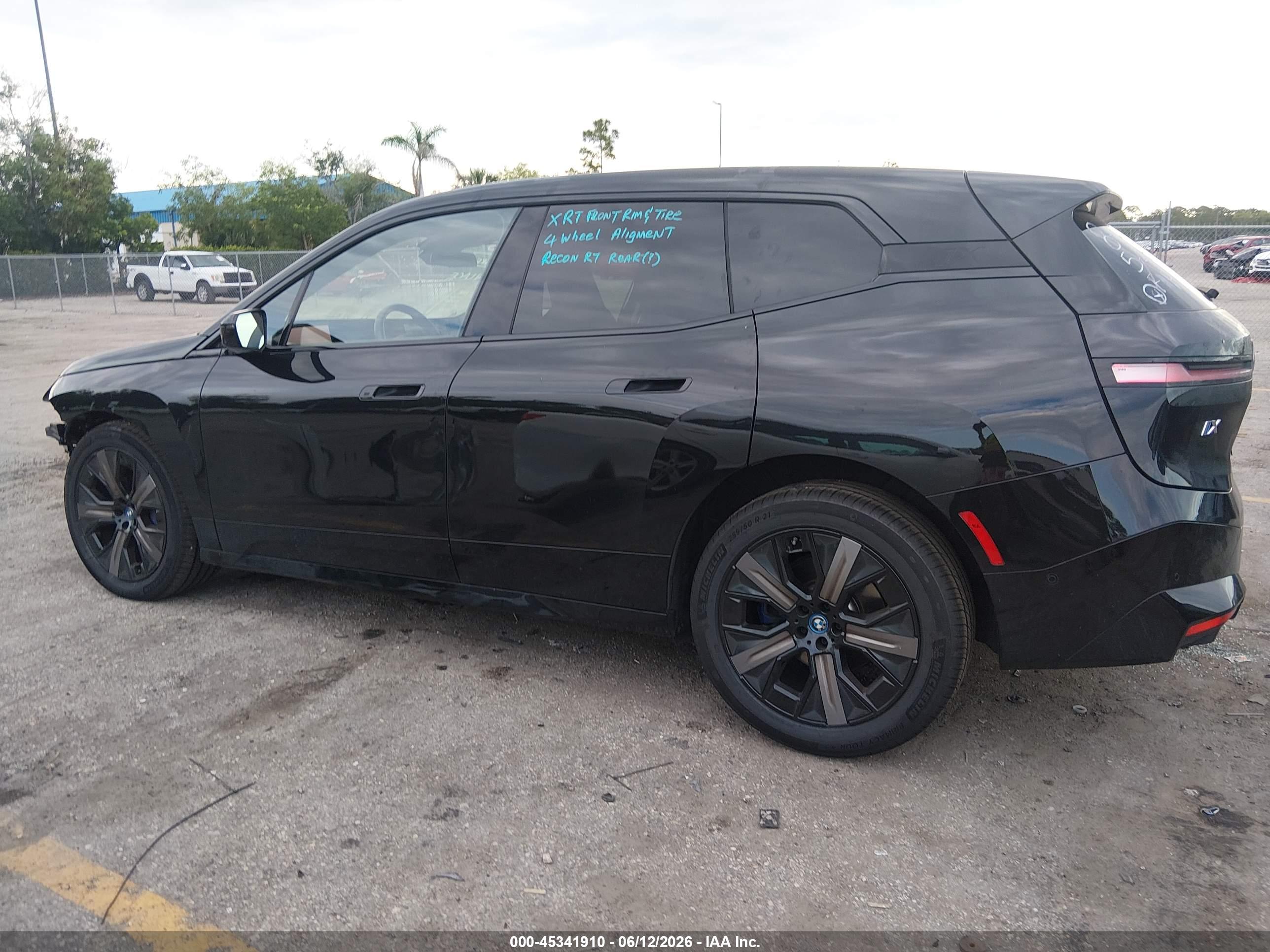 2025 BMW IX XDRIVE50