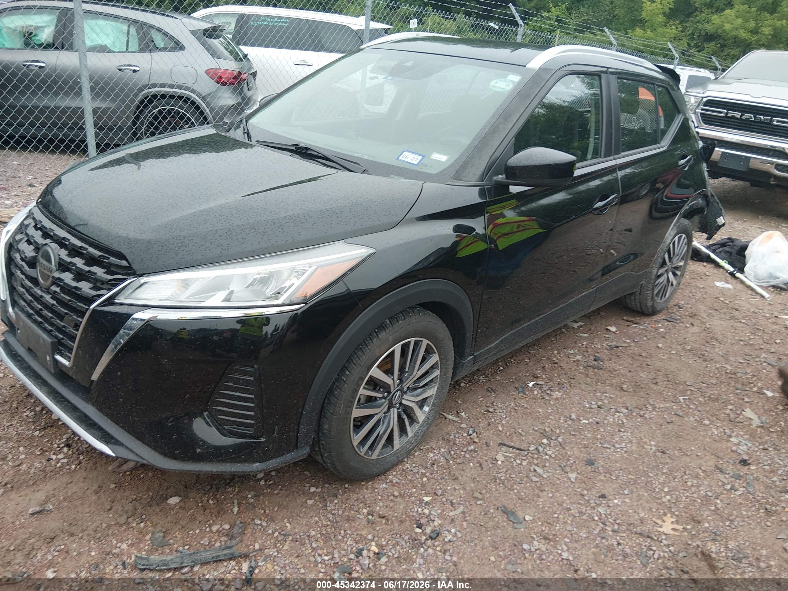 2021 NISSAN KICKS SV XTRONIC CVT — I2