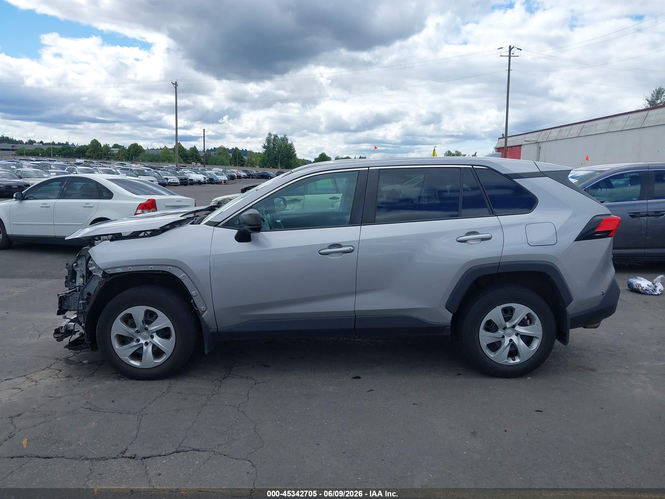 2022 TOYOTA RAV4 LE