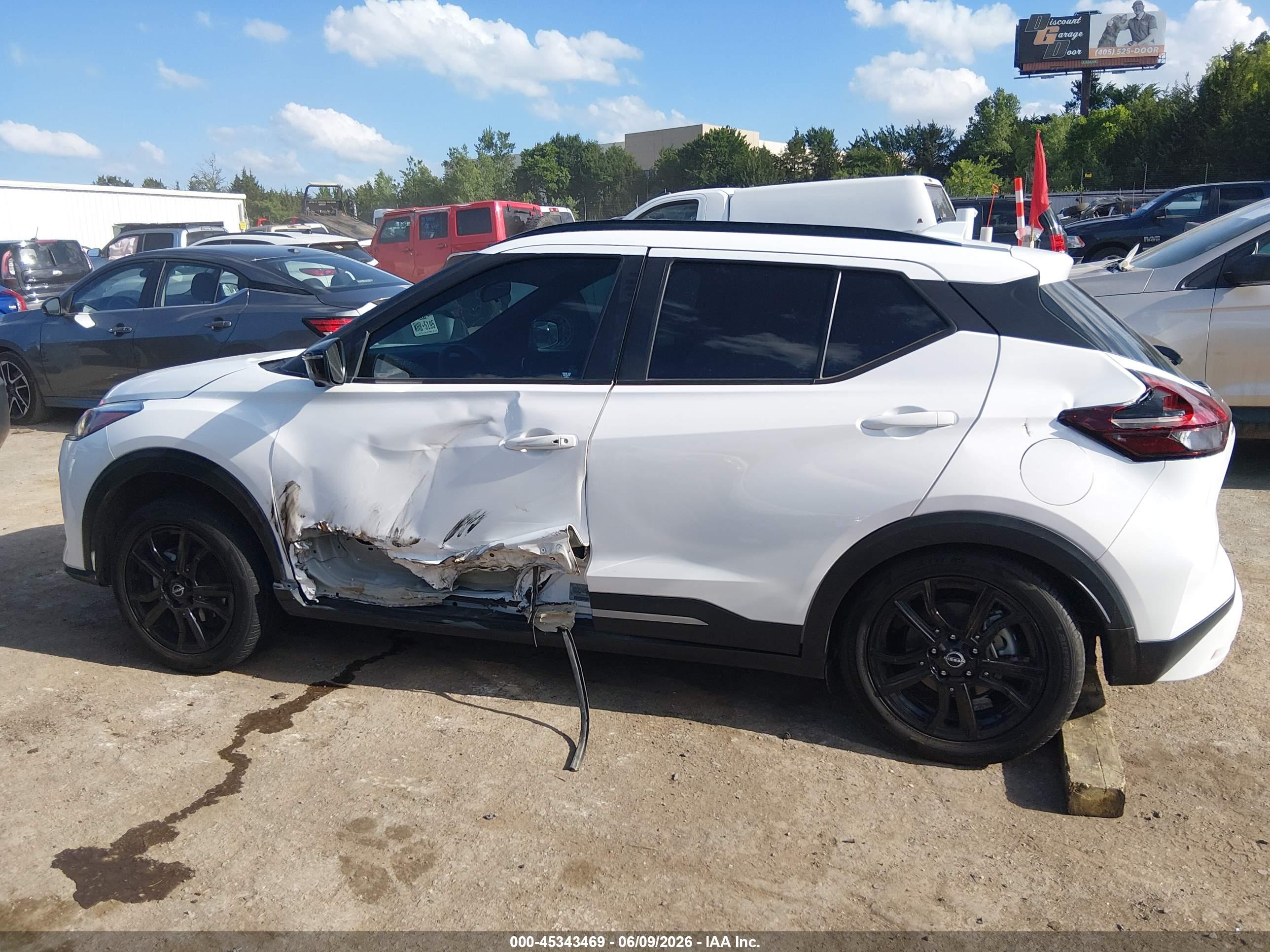2023 NISSAN KICKS SR XTRONIC CVT