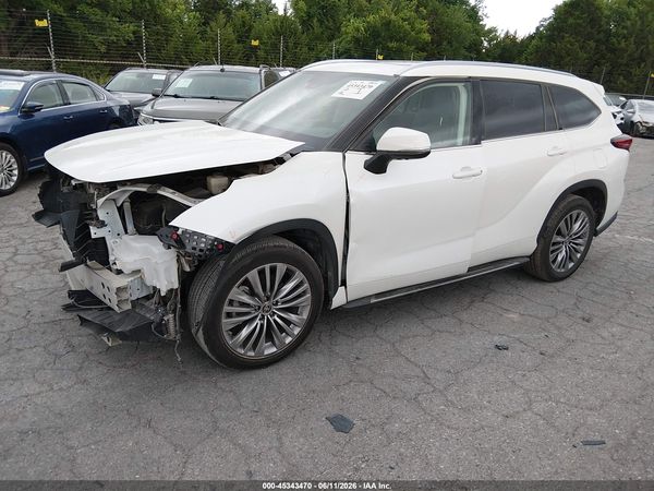 2021 TOYOTA HIGHLANDER PLATINUM