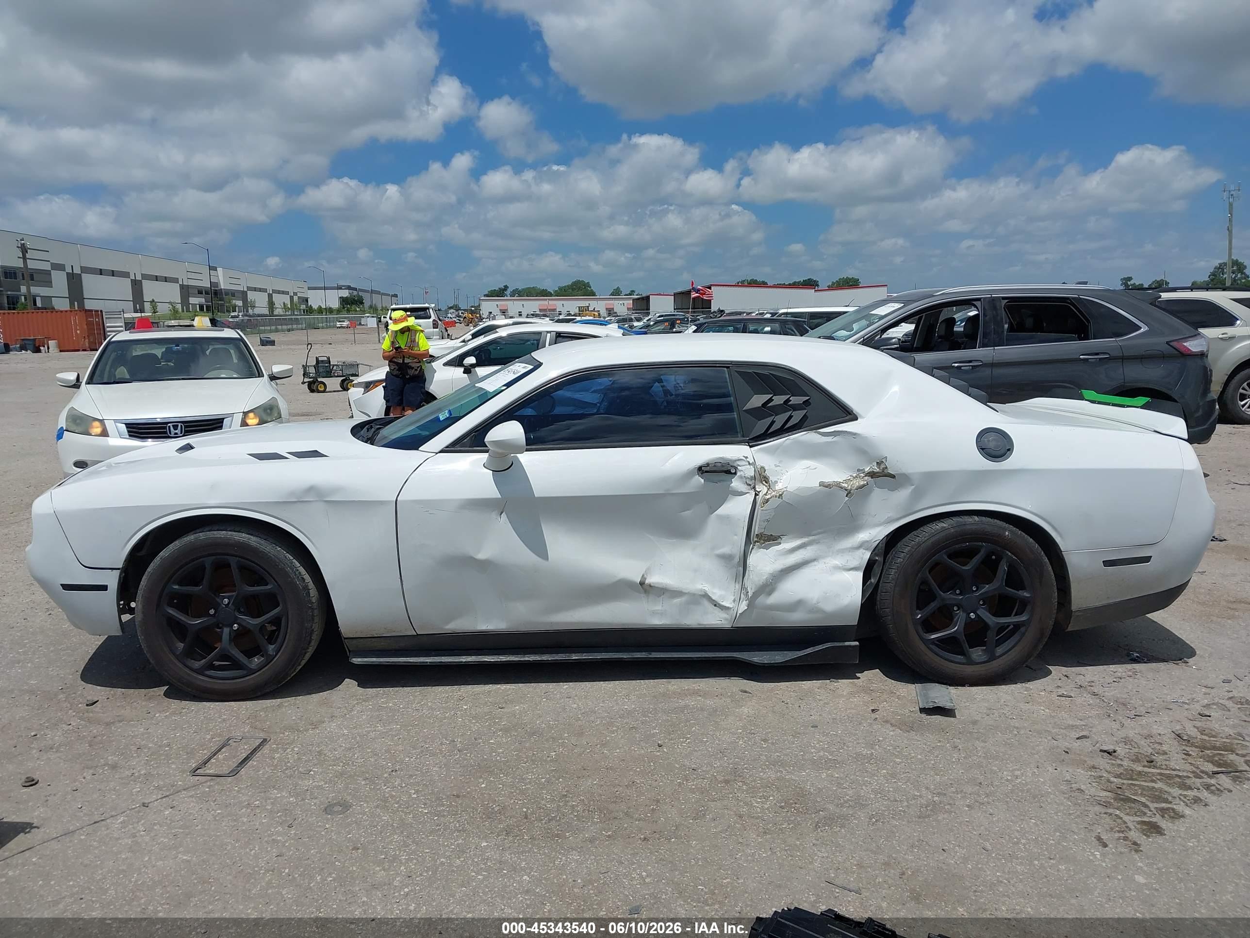 2015 DODGE CHALLENGER SXT